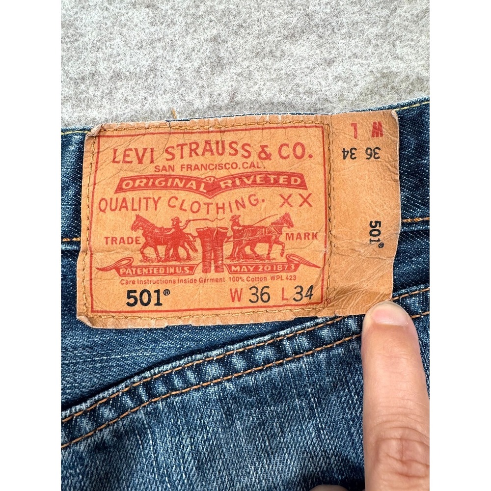 Levis 501 Authentic Jeans Mens 36x34 Blue Whiskering Denim Cotton Logo Mid Rise - Picture 8 of 16